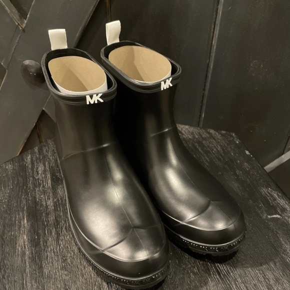 MICHAEL by Michael Kors Mac Rain Bootie in Black/Optic US Mens’s Size 10 NIB - Picture 3 of 9